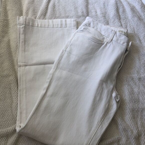EDDIE BAUER Curvy Denim Jeans in White.Size Various - Picture 11 of 14